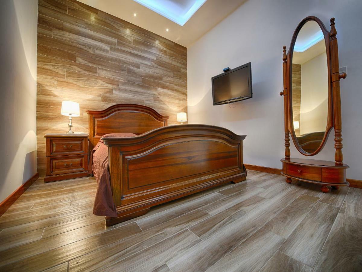 Anthony'S Maisonette Villa คาลา ภายนอก รูปภาพ